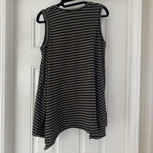 CHLOE K sharkbite flowy striped tunic tank top size XS - Picture 7 of 11
